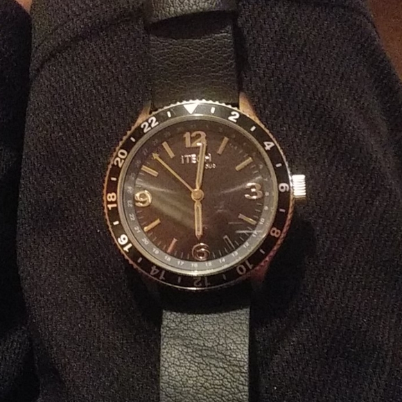 I'm selling a iTech Wearable Black and Gold Watch - Picture 3 of 4